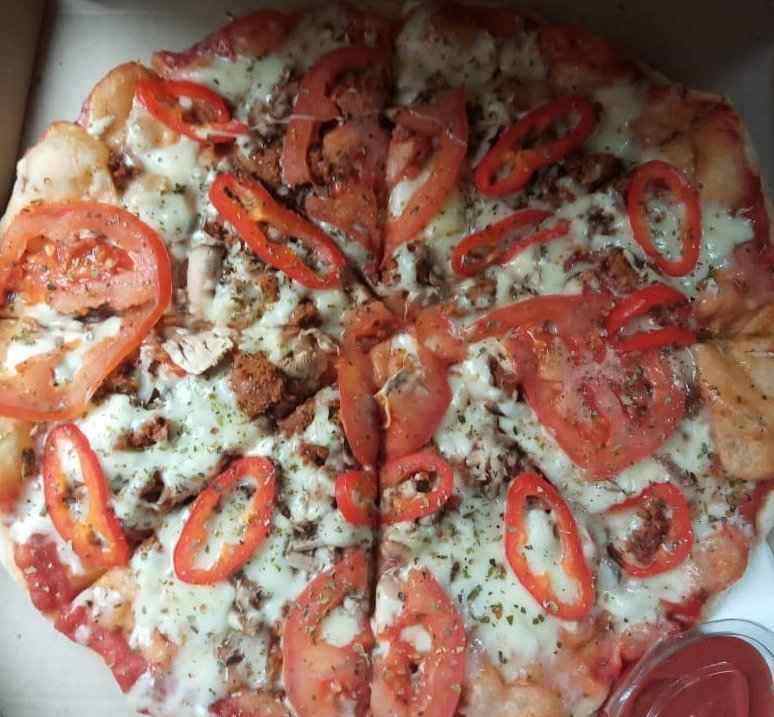 Pizza vegeterijana sa paradajzom